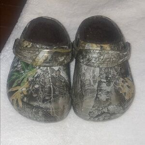 Camo crocs